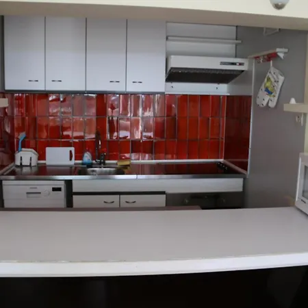 230, Port Ambonne Au Village Naturiste