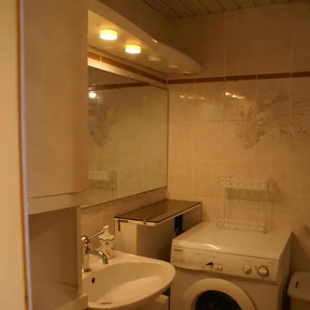 230, Port Ambonne Au Village Naturiste *