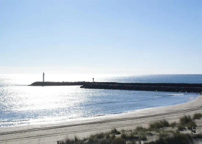 230, Port Ambonne Au Village Naturiste *